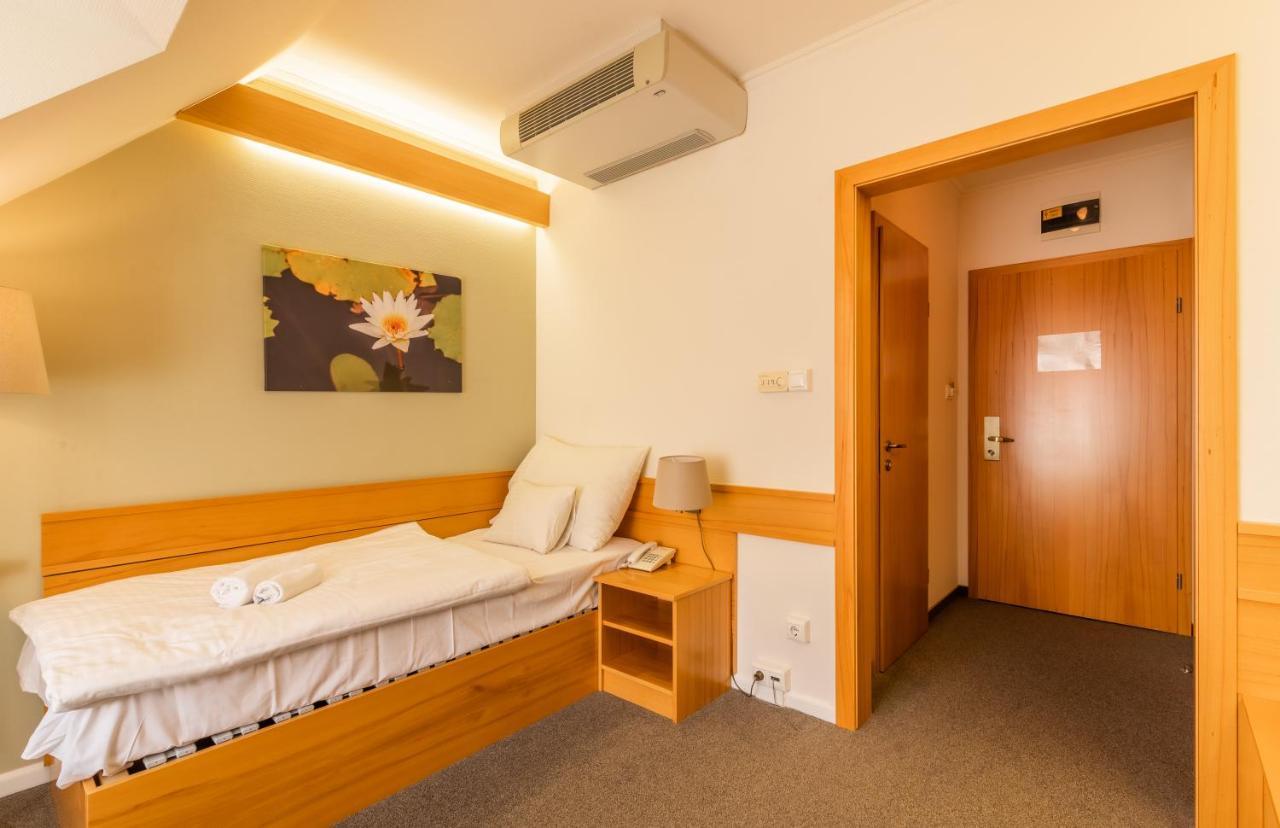Aqua Hotel Termal Mosonmagyaróvár Eksteriør billede