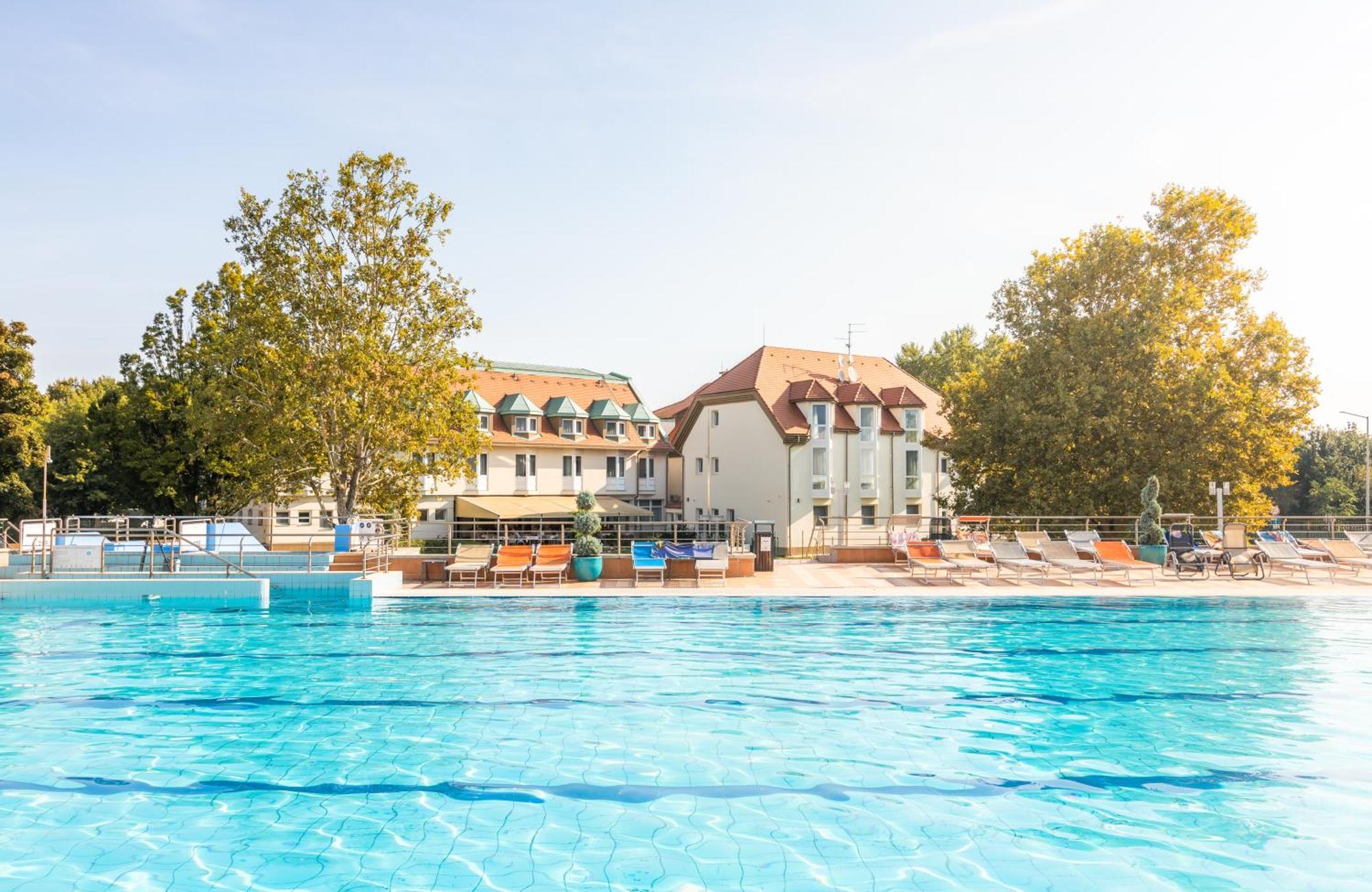 Aqua Hotel Termal Mosonmagyaróvár Eksteriør billede