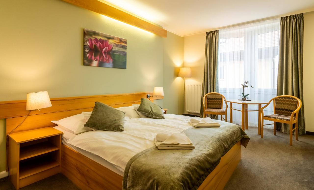 Aqua Hotel Termal Mosonmagyaróvár Eksteriør billede